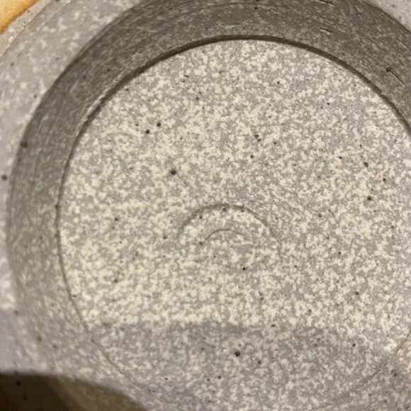 🇨🇦Hand-Thrown Stoneware Lidded Jar Brushstrokes - Picture 3 of 12